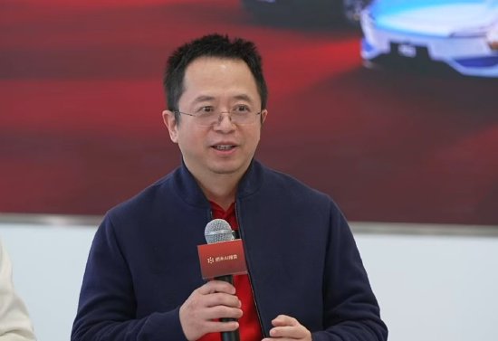 周鸿祎:DeepSeek改变了全球对中国AI的认知,不会用AI会被时代淘汰